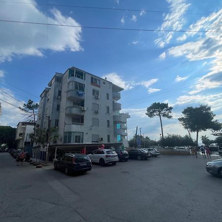 Arteg Apartments Durres Bagian luar foto