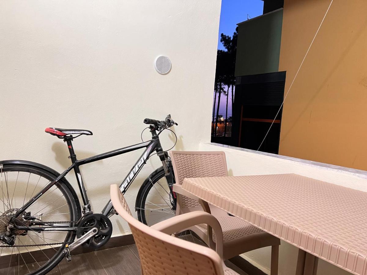 Arteg Apartments Durres Bagian luar foto
