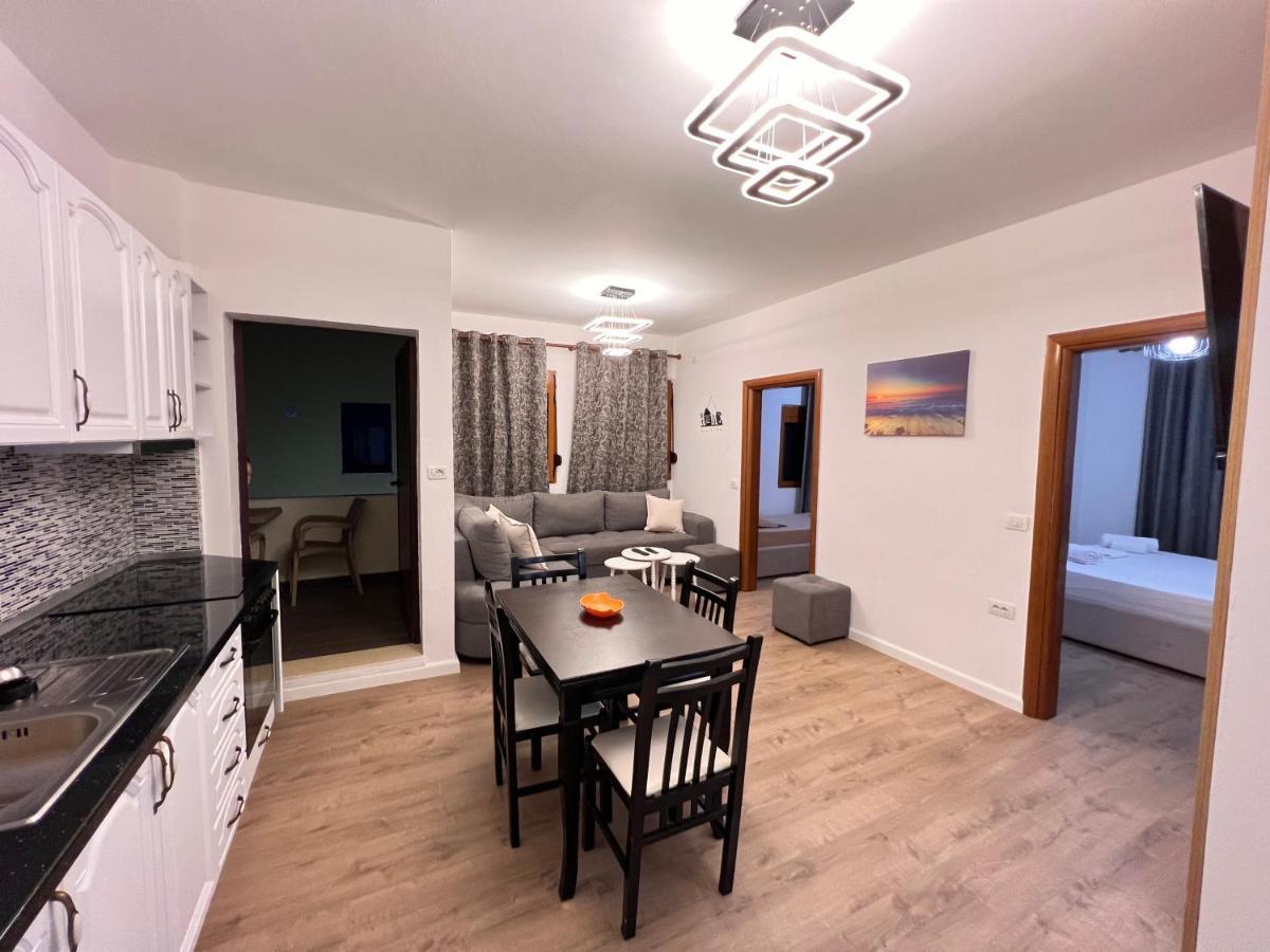 Arteg Apartments Durres Bagian luar foto