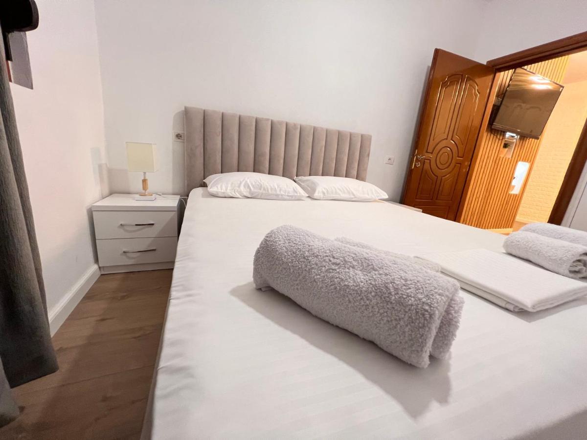 Arteg Apartments Durres Bagian luar foto