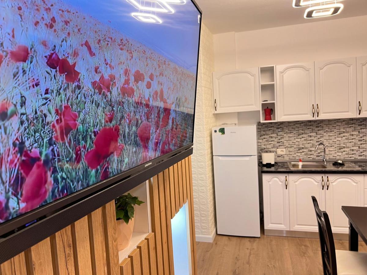 Arteg Apartments Durres Bagian luar foto